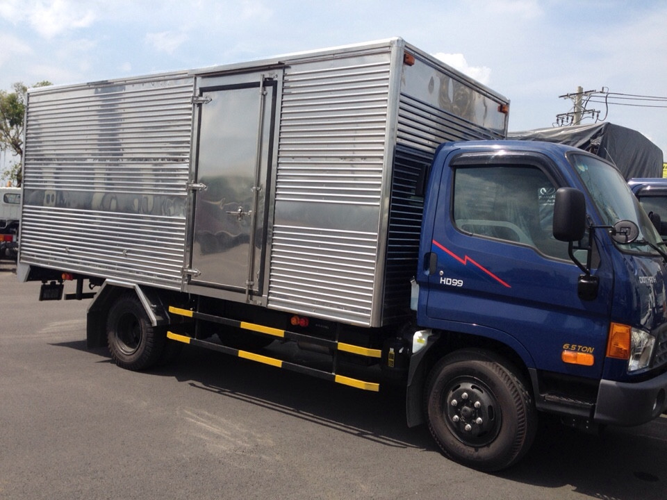 Xe tải Hyundai HD99S 6,5 tấn thùng kín